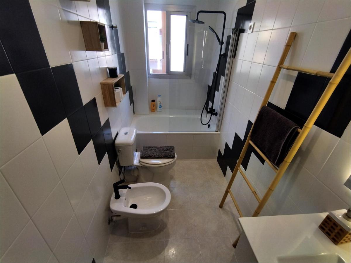Guesthouse Shared With Host アリカンテ エクステリア 写真